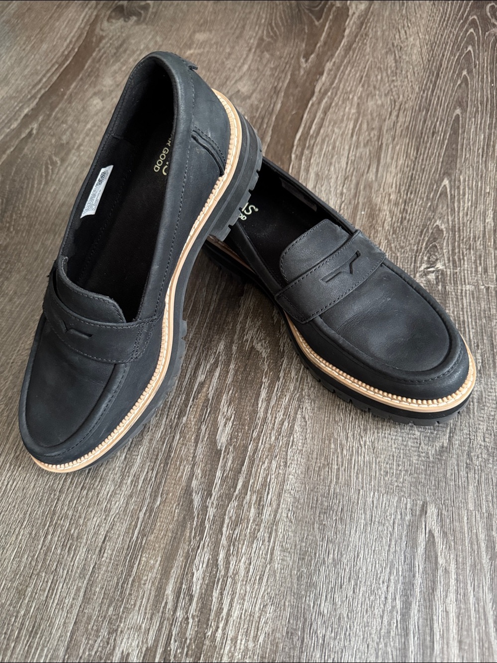 TOMS Cara Black Leather Penny Loafers with Tan Trim - Picture 3 of 9